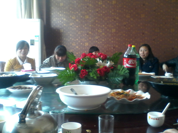 三八婦女節(jié)，企鵝糧油機械舉行慶祝活動