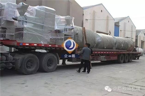 廣西客戶花生油成套設備發貨現場(圖1)